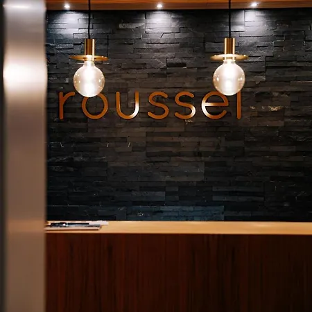 Roussel - Restaurant Apartmán