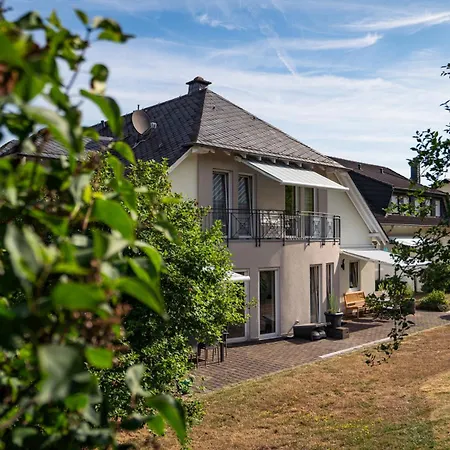 Roussel Restaurant Apartment