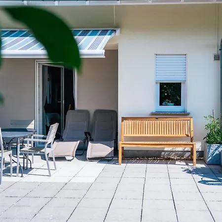 Roussel Restaurant Apartman *