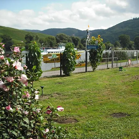 Roussel Restaurant Apartmán