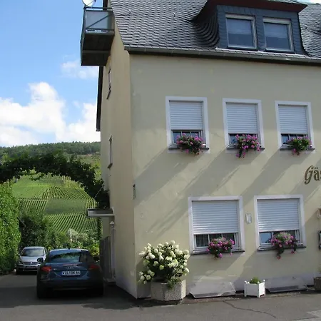 Roussel - Restaurant Apartmán *