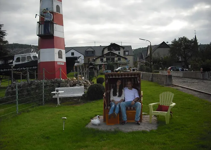 Roussel Restaurant Apartment *