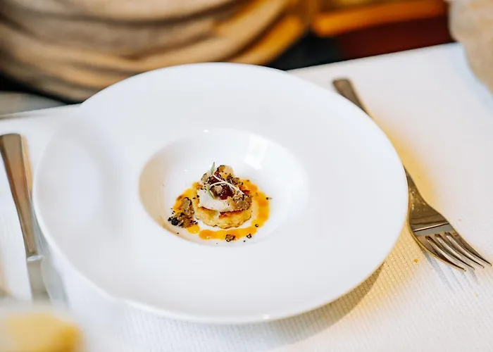 Roussel Restaurant * 베른카슈텔쿠에스