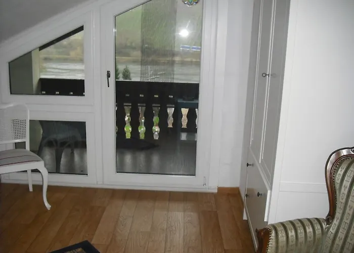 Roussel Restaurant * 베른카슈텔쿠에스