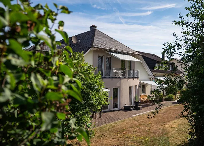 Roussel Restaurant 아파트