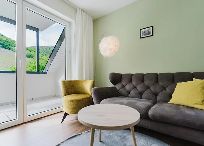 Roussel Restaurant Apartment