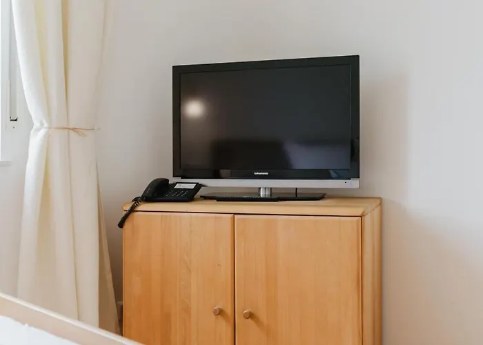 Roussel Restaurant * 베른카슈텔쿠에스