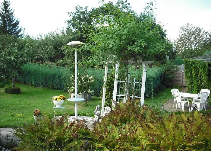 Roussel Restaurant 아파트